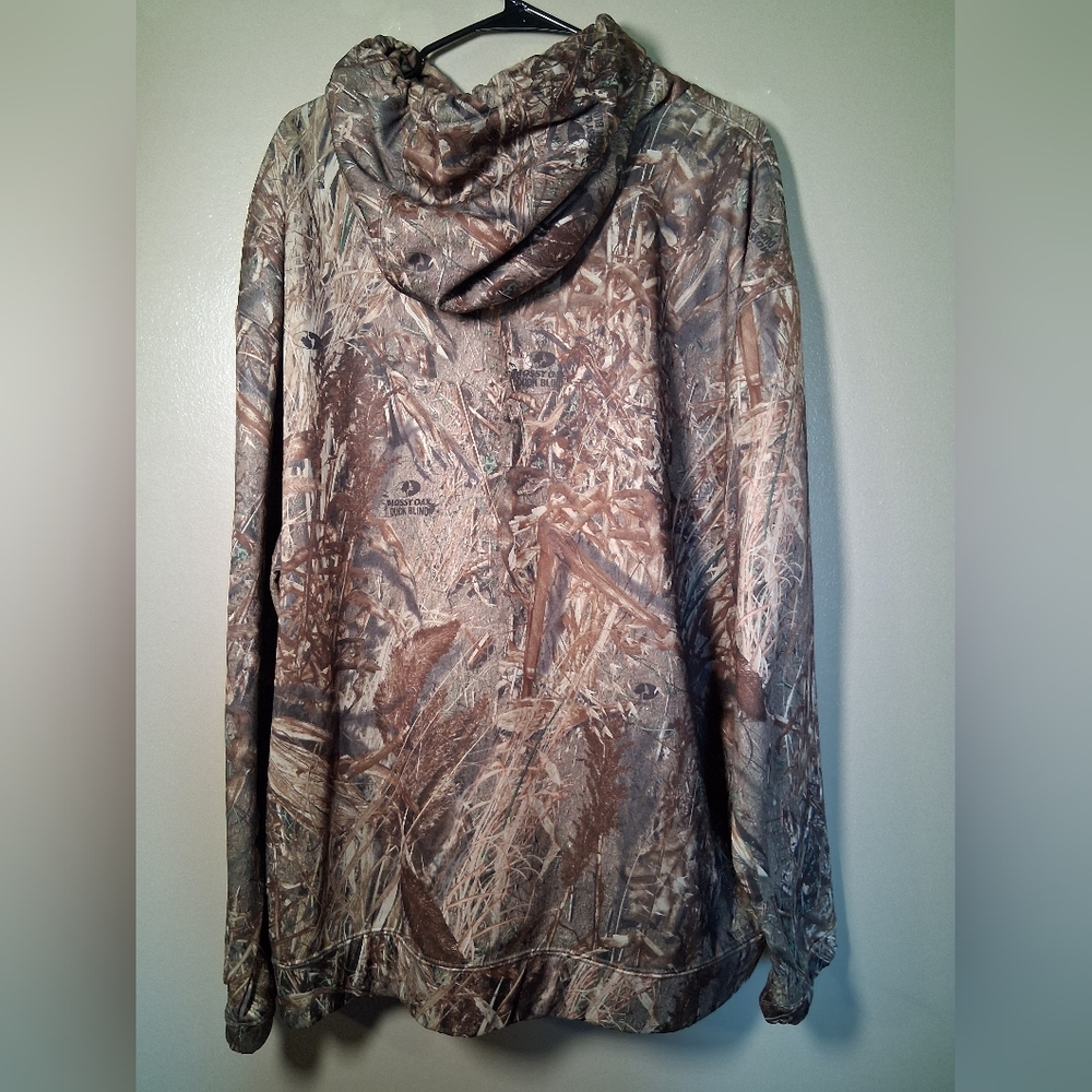 Mossy Oak Camouflage Outdoor Hoodie - Picture 2 of 4